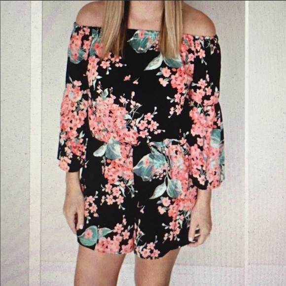 Gray Monroe Autry Black Floral Romper NWT - Picture 1 of 4